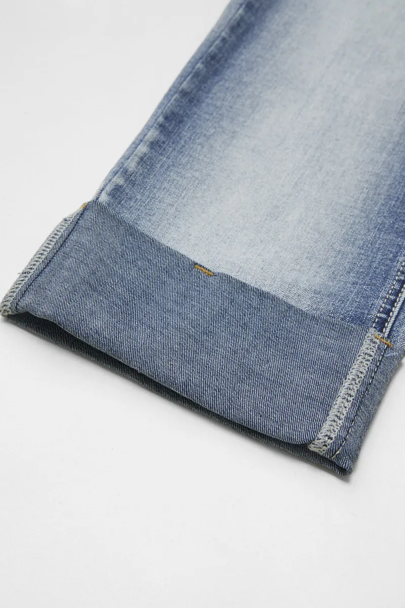 Embroidery Pocket Roll Hem Mid Rise Capri Jeans