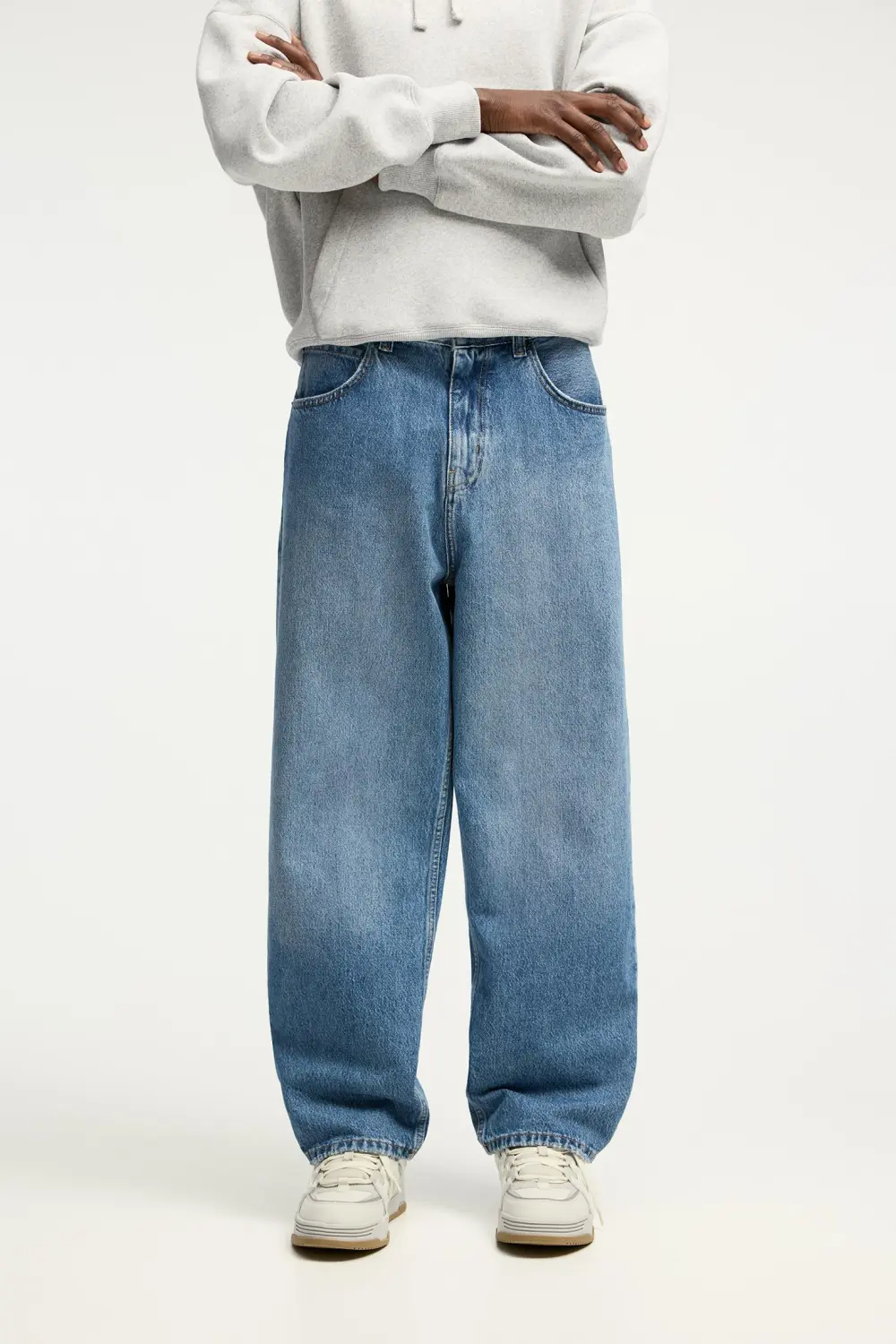 Loose baggy jeans