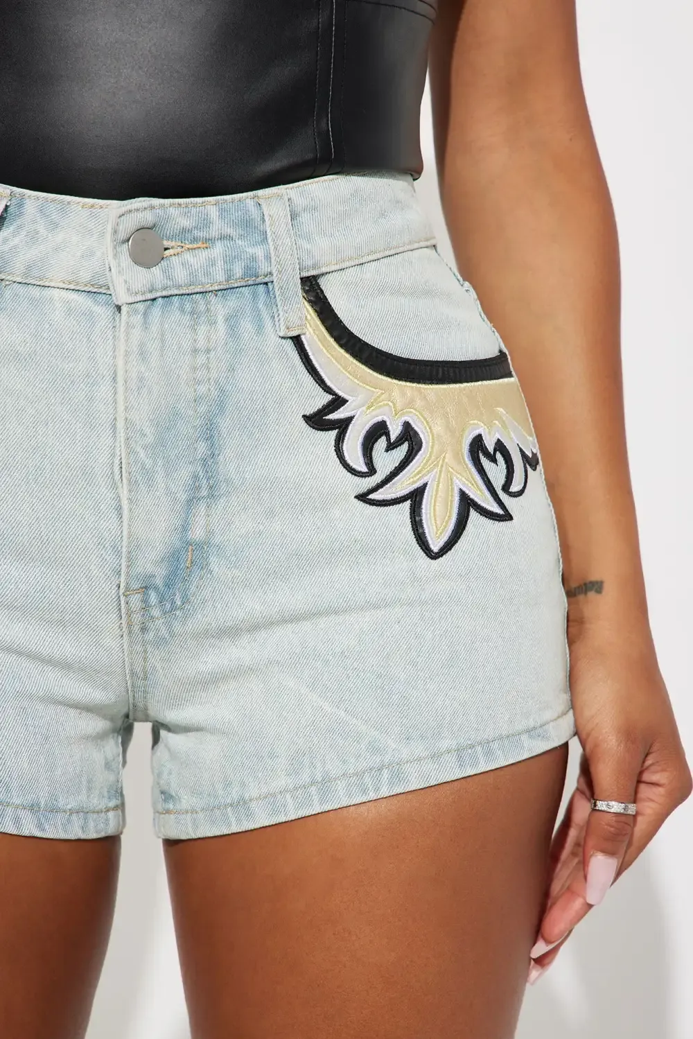Dixie Patch Non Stretch Denim Shorts - Light Wash