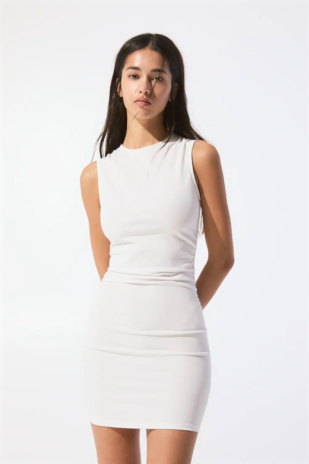 Vestido corto manga sisa frunces