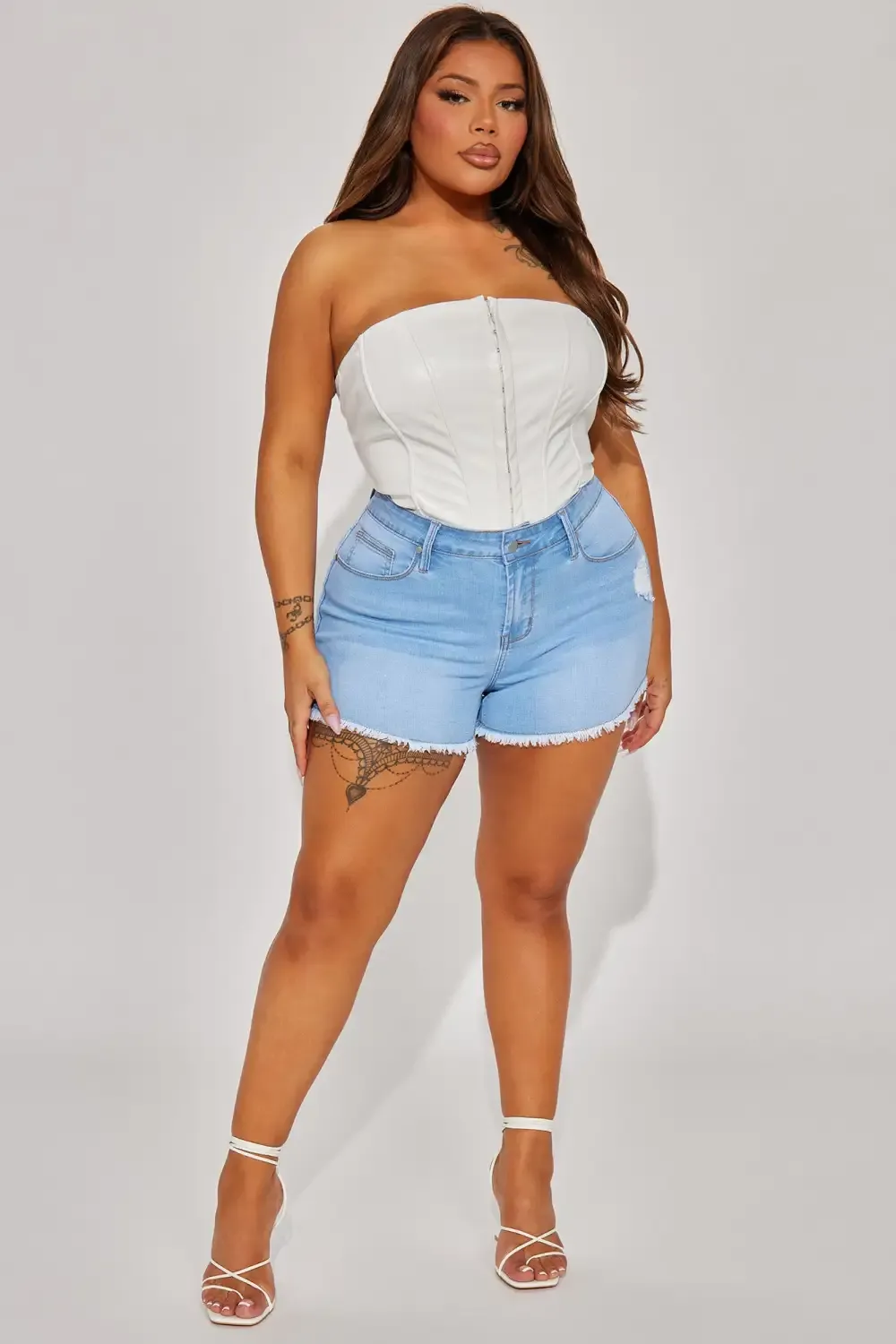 Hot In Here  Ripped Curvy Stretch Denim Shorts - Light Wash