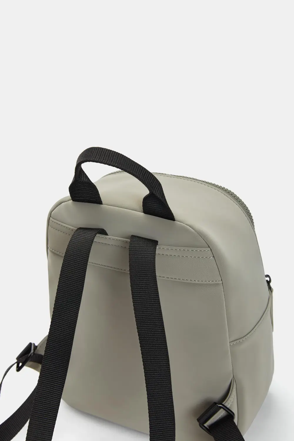 Mini mochila engomada