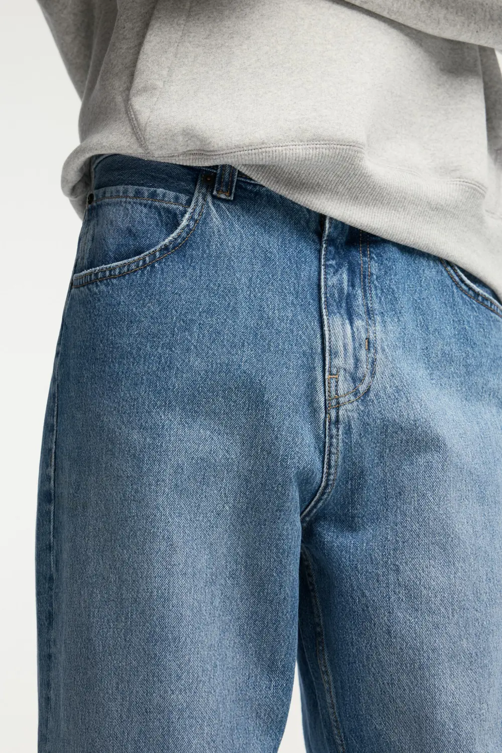 Loose baggy jeans