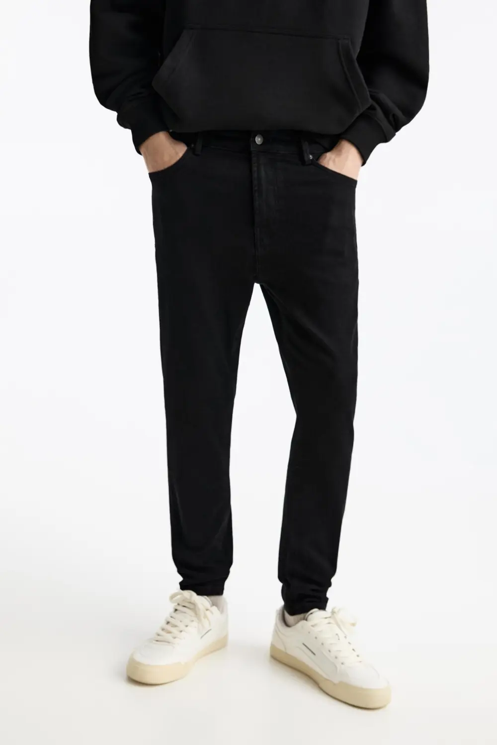 Washed carrot-fit jeans