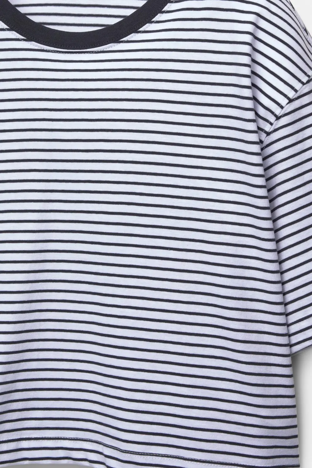 Camiseta cropped manga corta