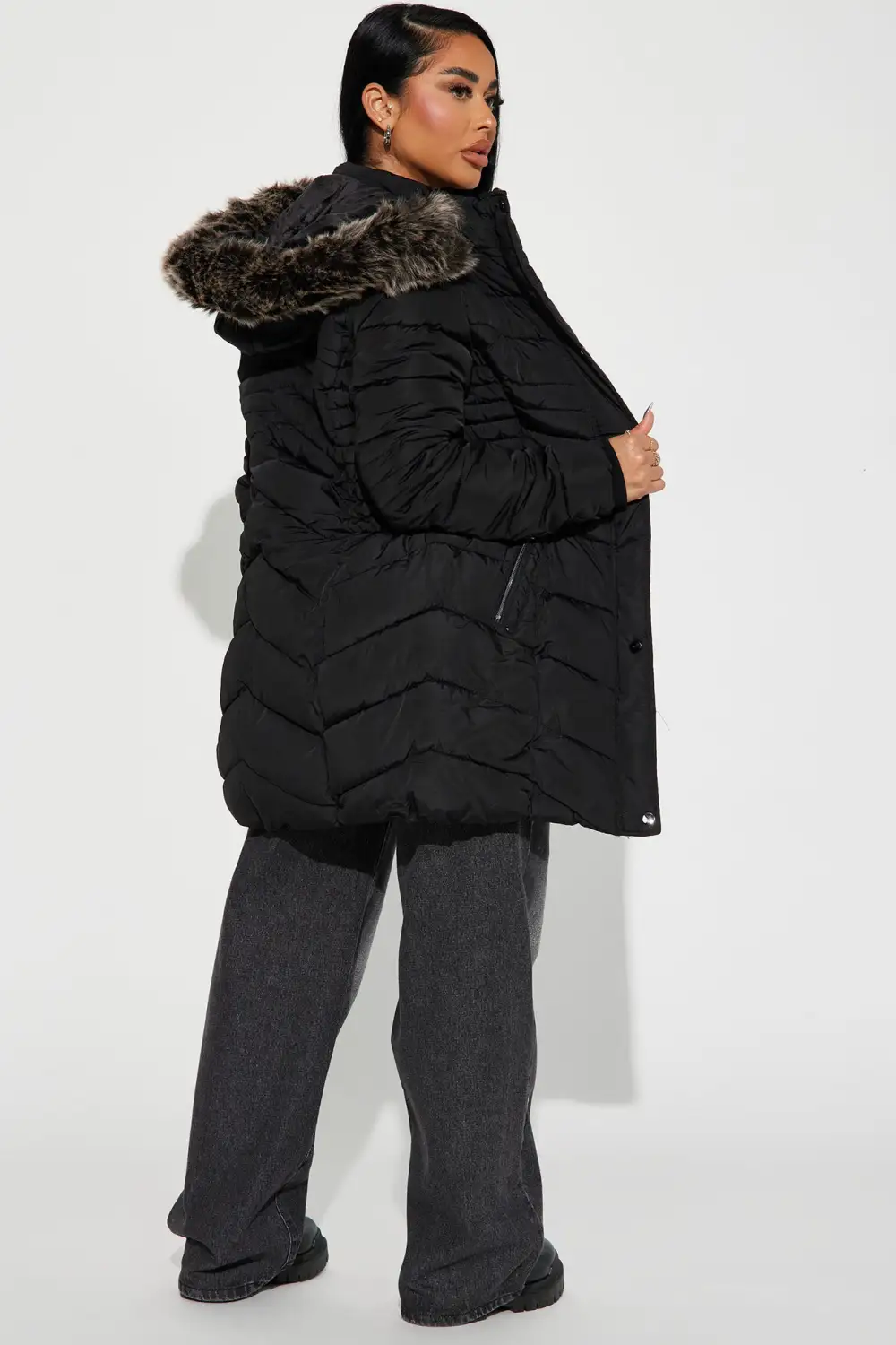 Hugs In The Snow Long Puffer Jacket - Black