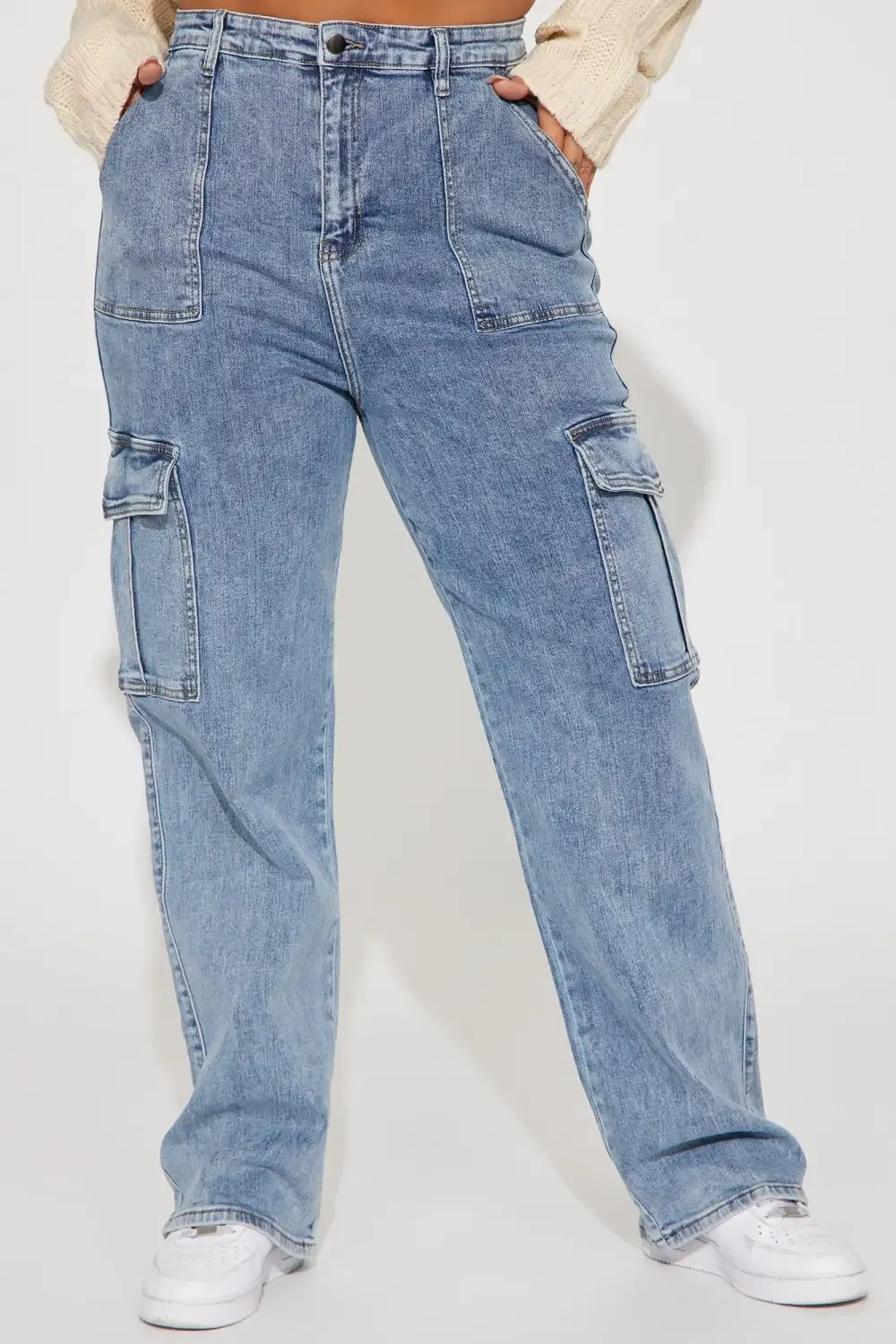 Crowd Pleaser Stretch Cargo Jeans - Medium Wash