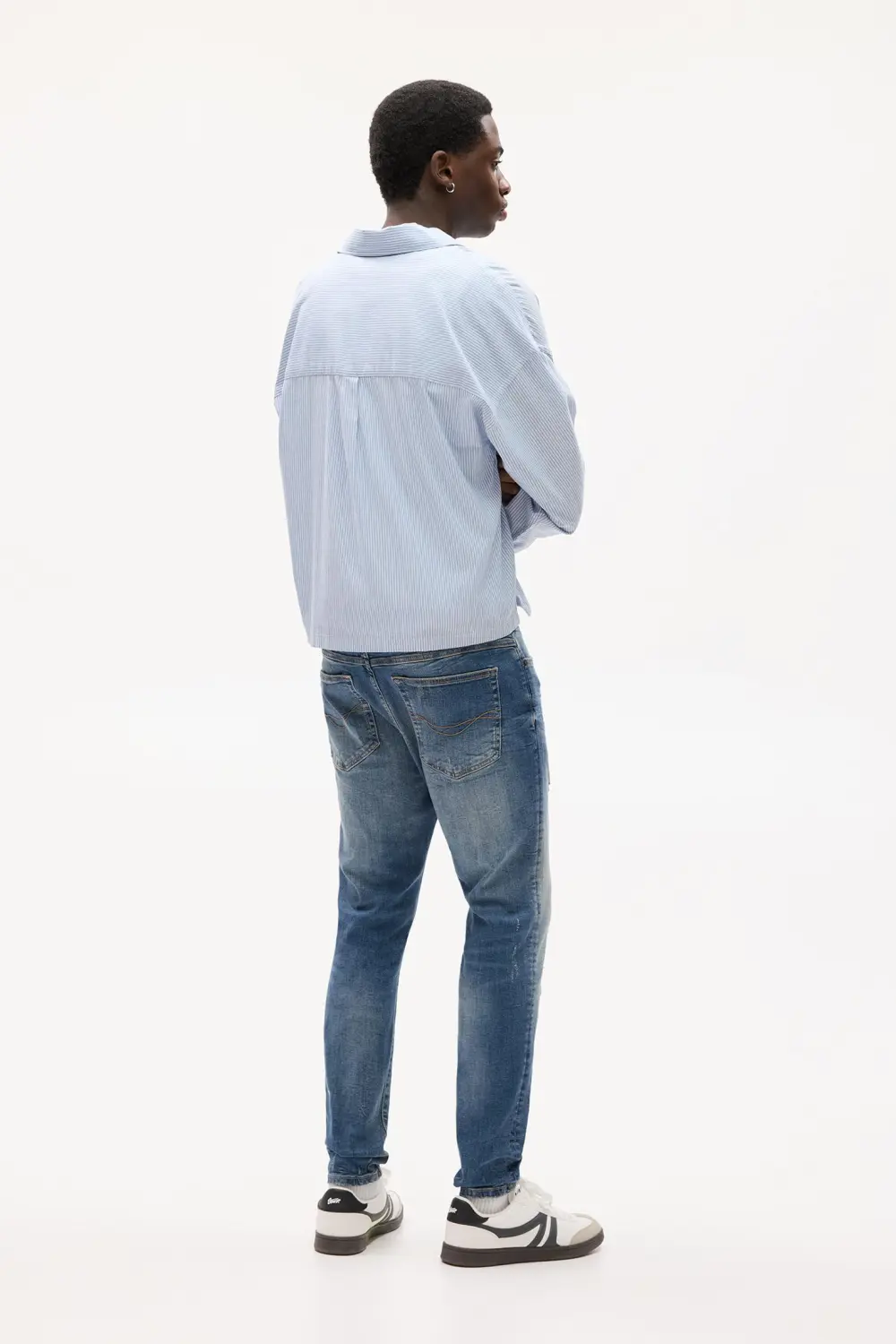 Ripped carrot fit jeans