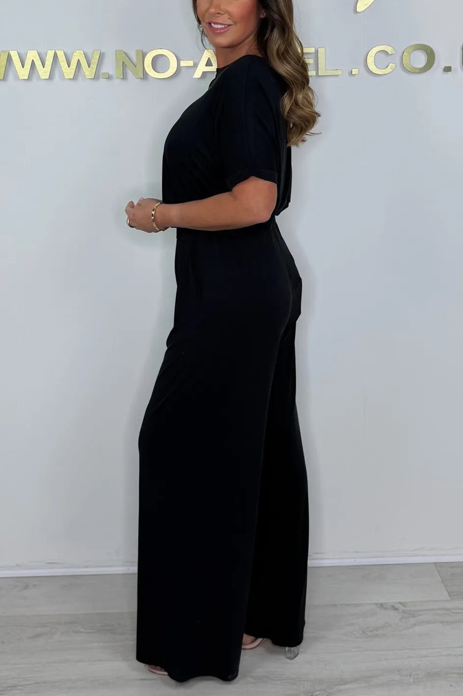 Women'S Solid Color Casual Short-Sleeved Top And Pants Two-Piece Set