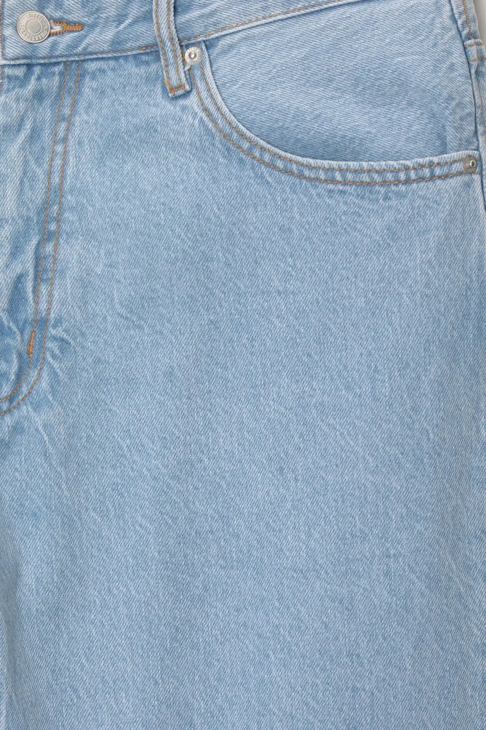 Standard jeans