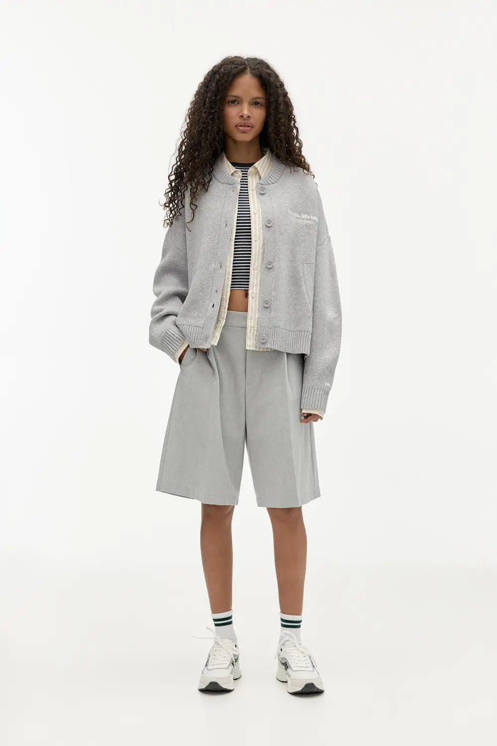 Chaqueta beisbolera texto bordado