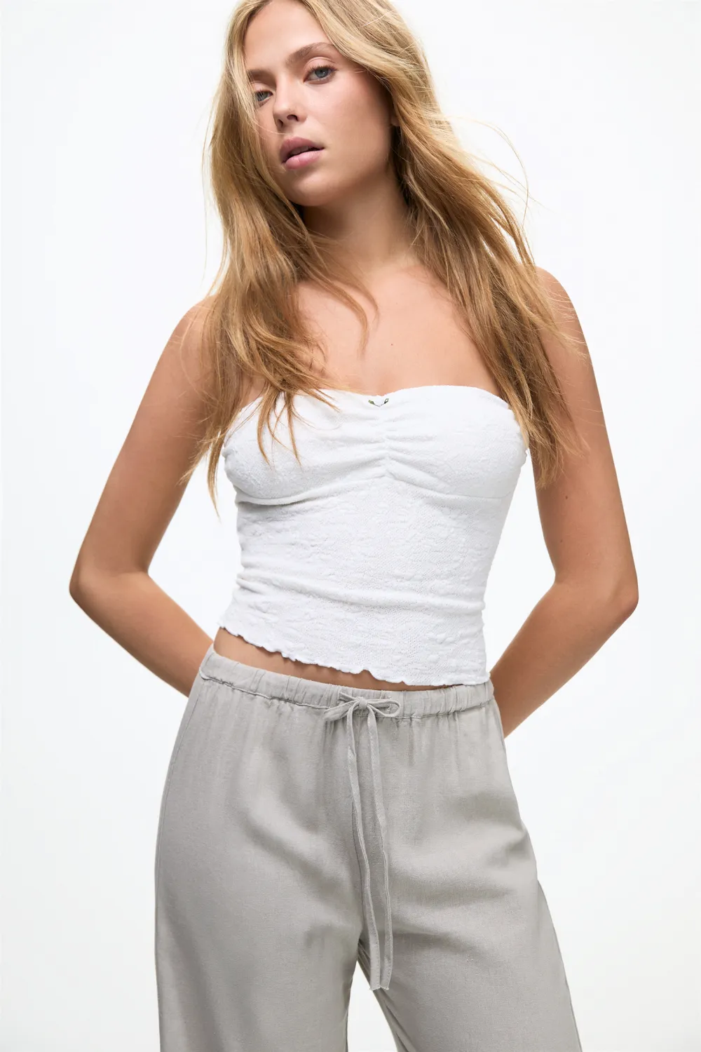 Pantalón fluido con lino