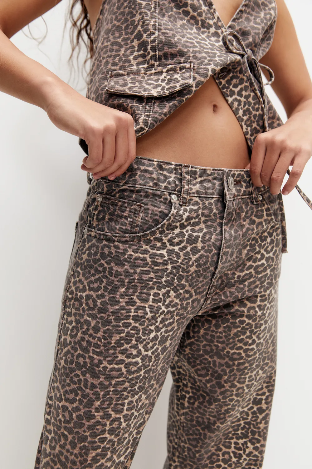 Pantalón leopardo recto