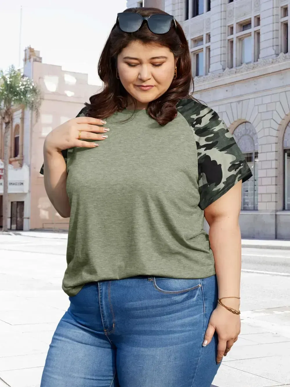 HDLTE Womens Plus Size Tops Floral Bell Sleeves Blouses Summer Crewneck Tunic Loose Casual T Shirts