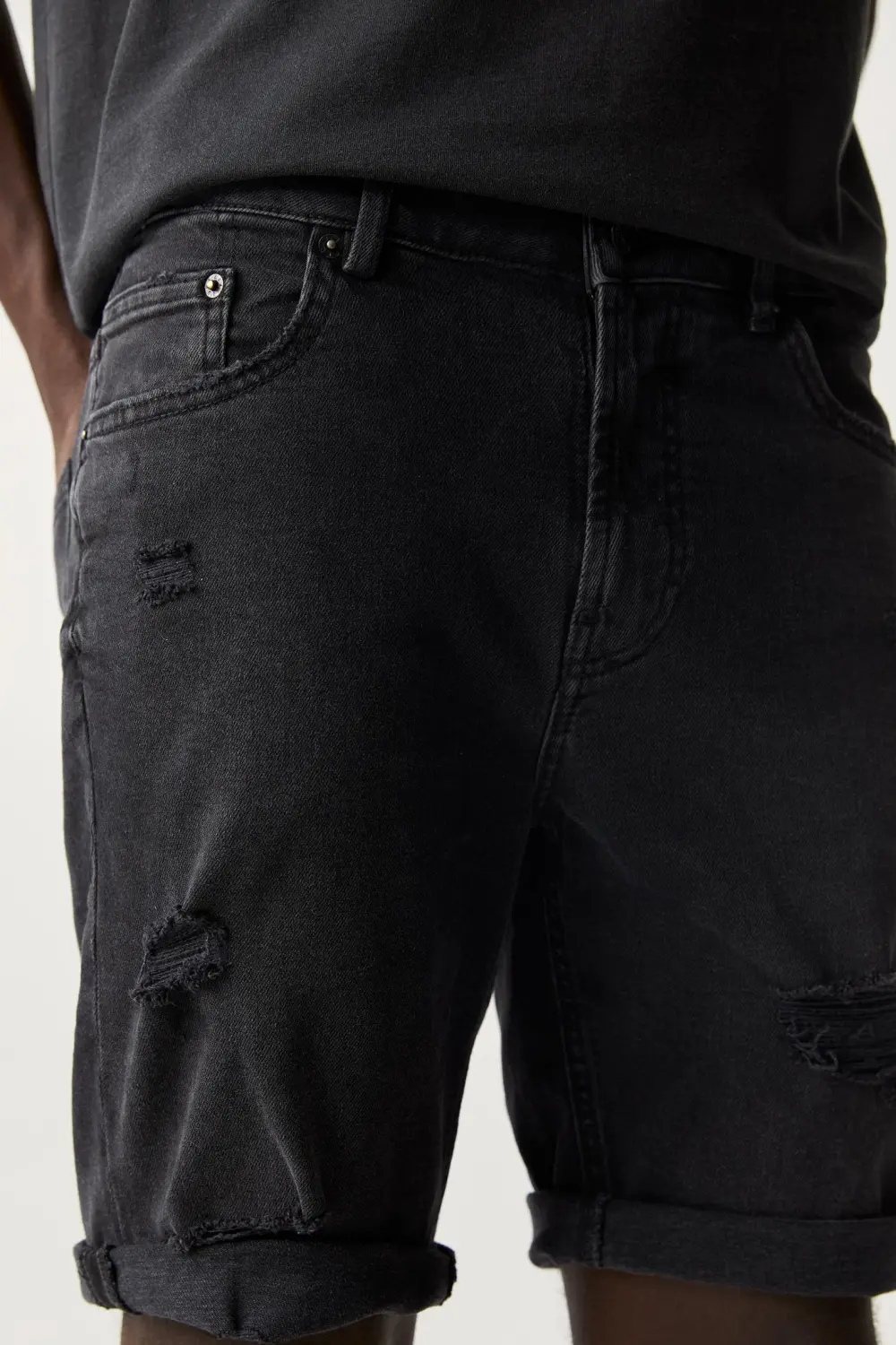 Ripped denim Bermuda shorts