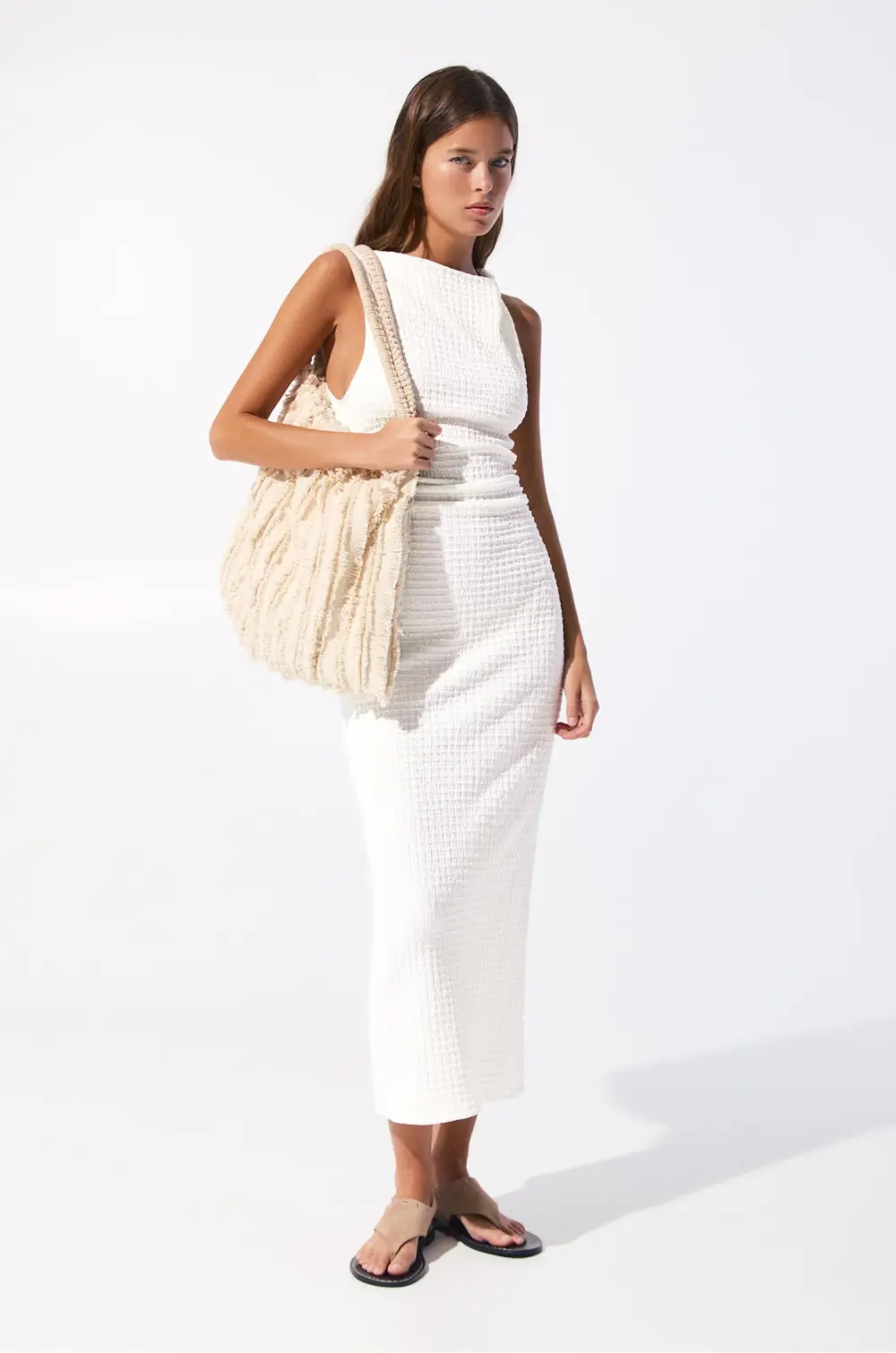 Vestido midi efecto arrugado