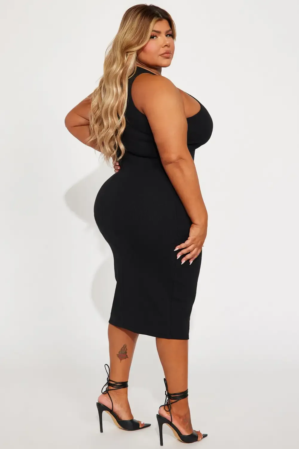 Sleek Chic Ribbed Midi Dress - Black