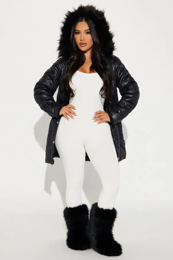Snow Day Quilted Puffer Jacket - Black