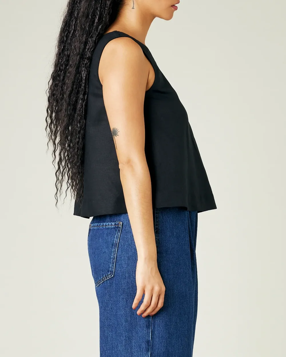 BLACK LINEN TOP
