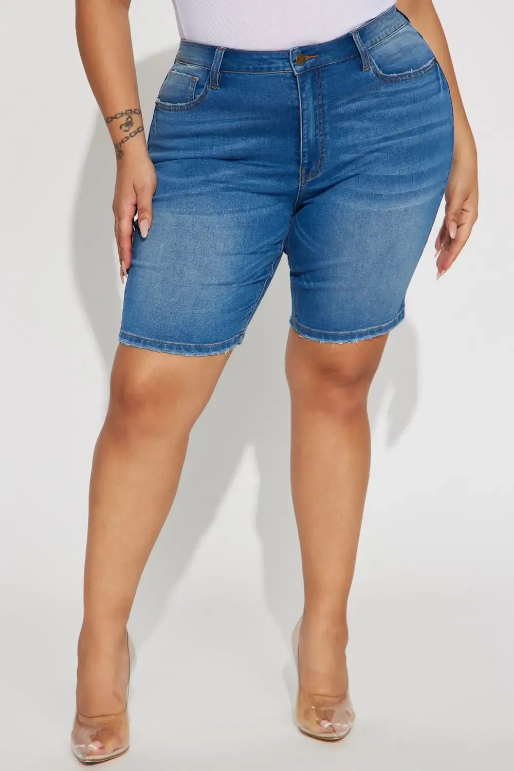 On The List Deluxe Stretch Bermuda Shorts - Medium Wash
