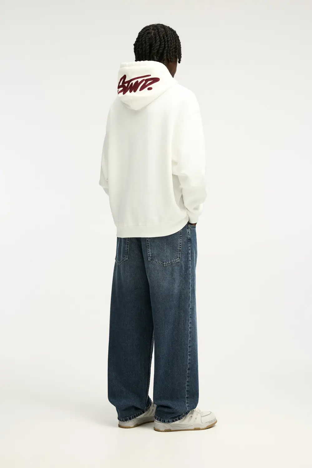 Loose baggy jeans