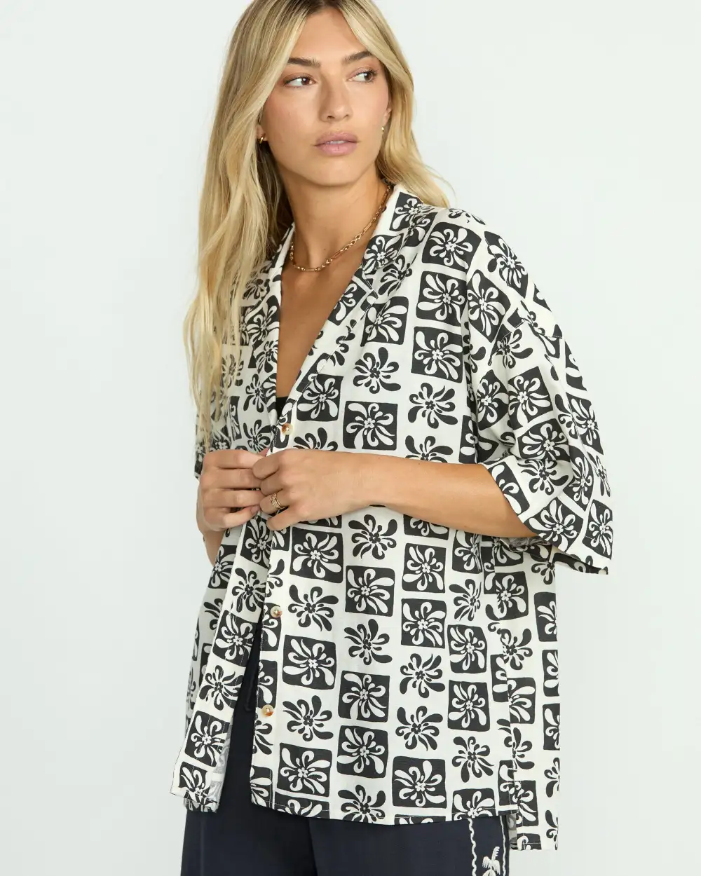 Beach Side Printed Short Sleeve Shirt - Black Sands