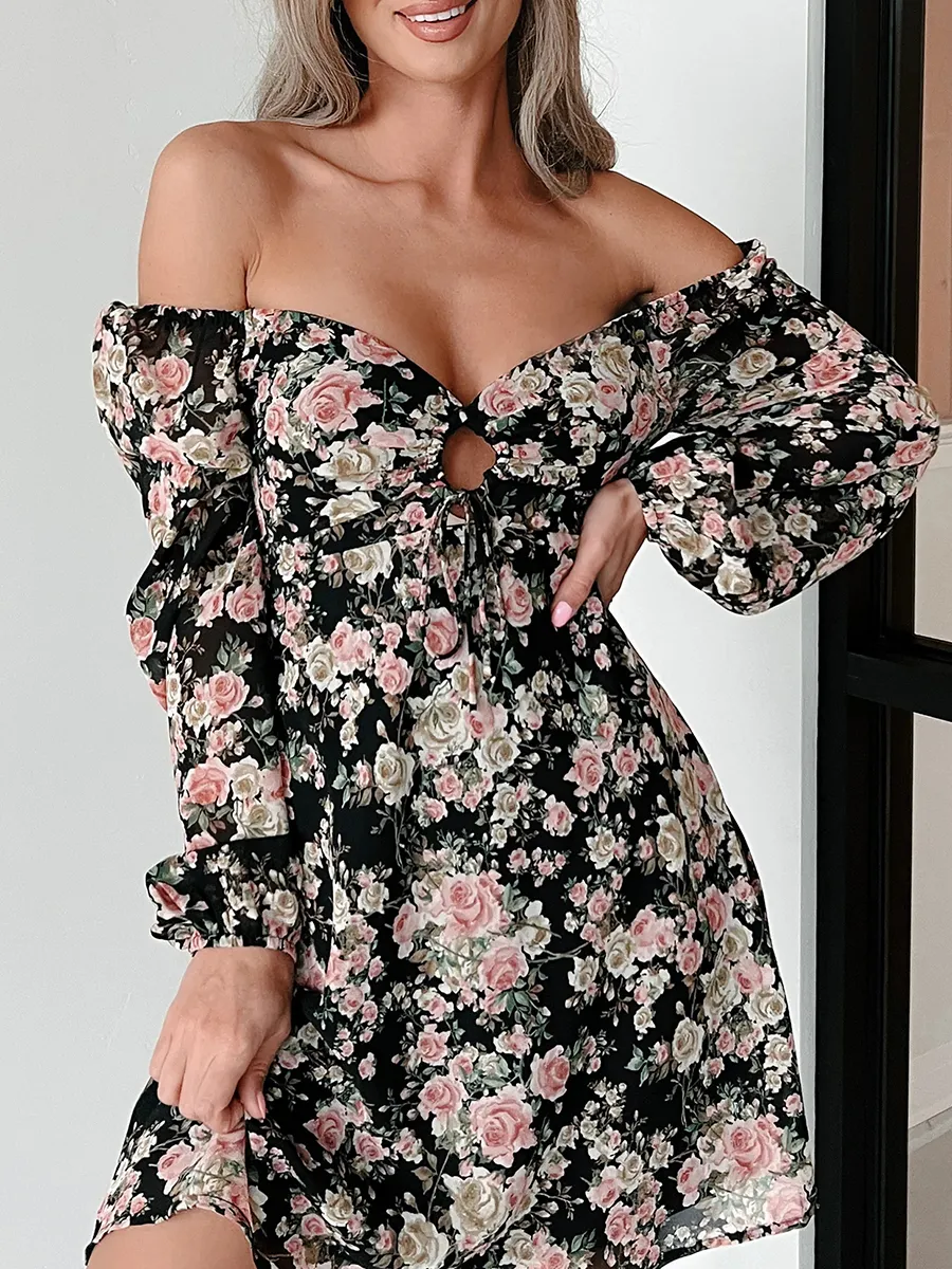 Floral Black Dress With Puffed Sleeves