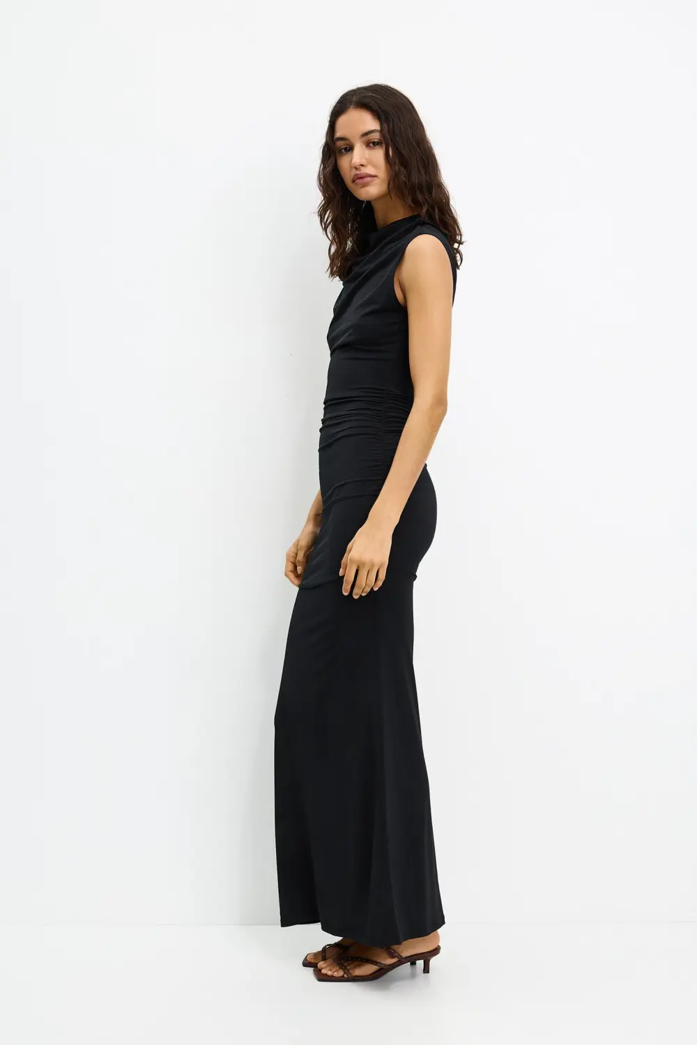 Vestido midi manga sisa frunces