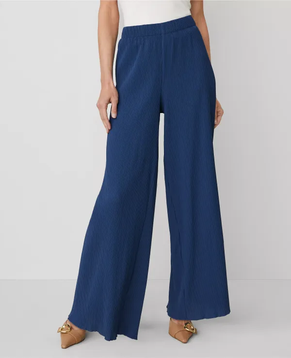 The Easy Wide-Leg Pant