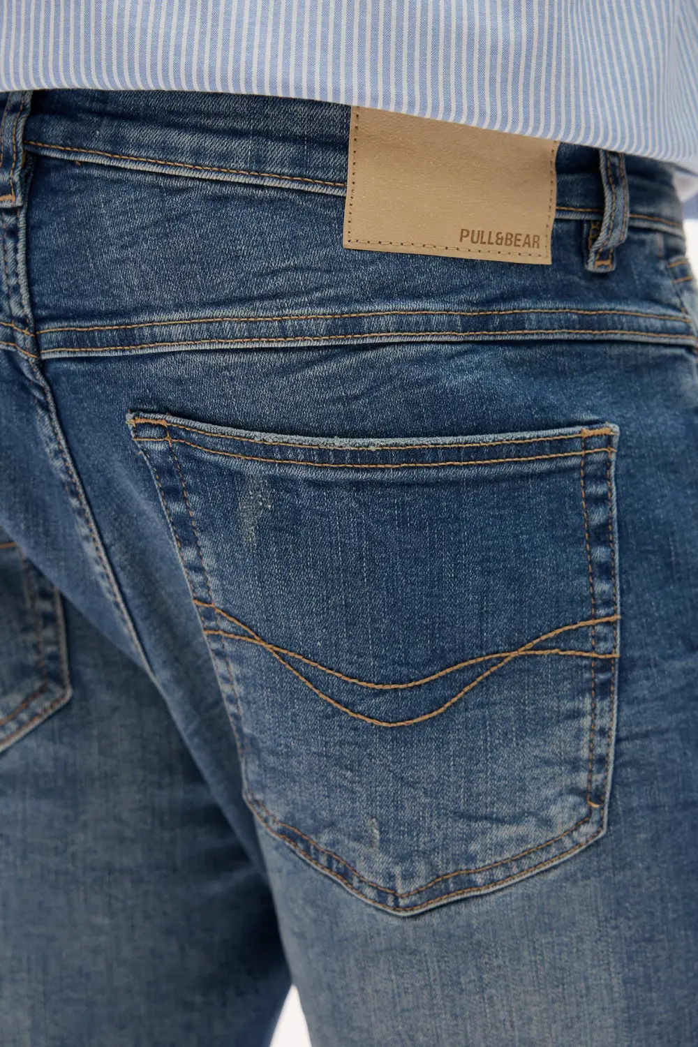 Ripped carrot fit jeans