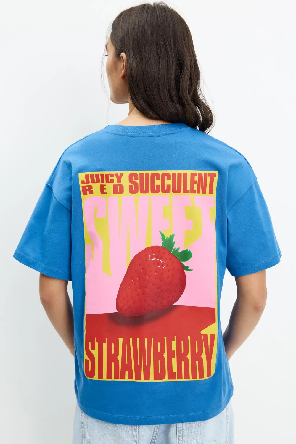 Camiseta azul gráfico fresas
