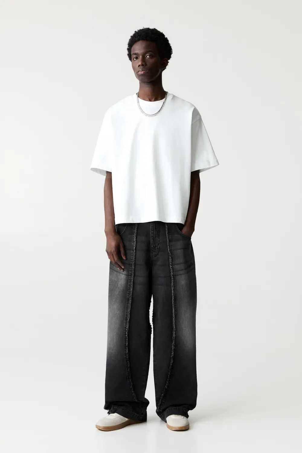 Baggy jeans with fringing