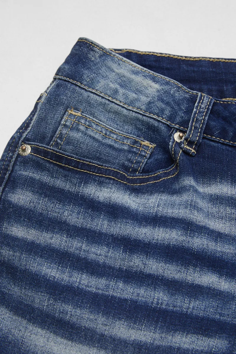 Raw Hem Wash High Stretch Mid Waist Capri Jeans