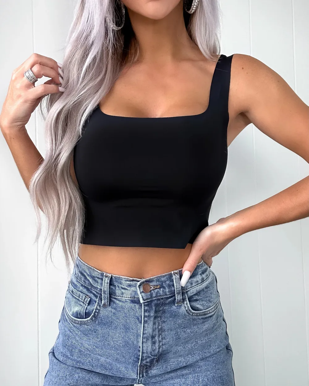 Simple Seamless Crop Tank - Black