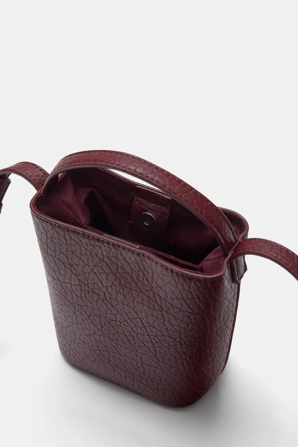Bolso bandolera efecto piel