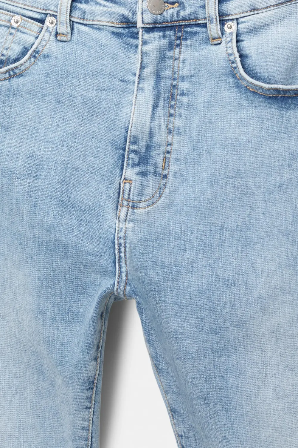 Ripped carrot fit jeans