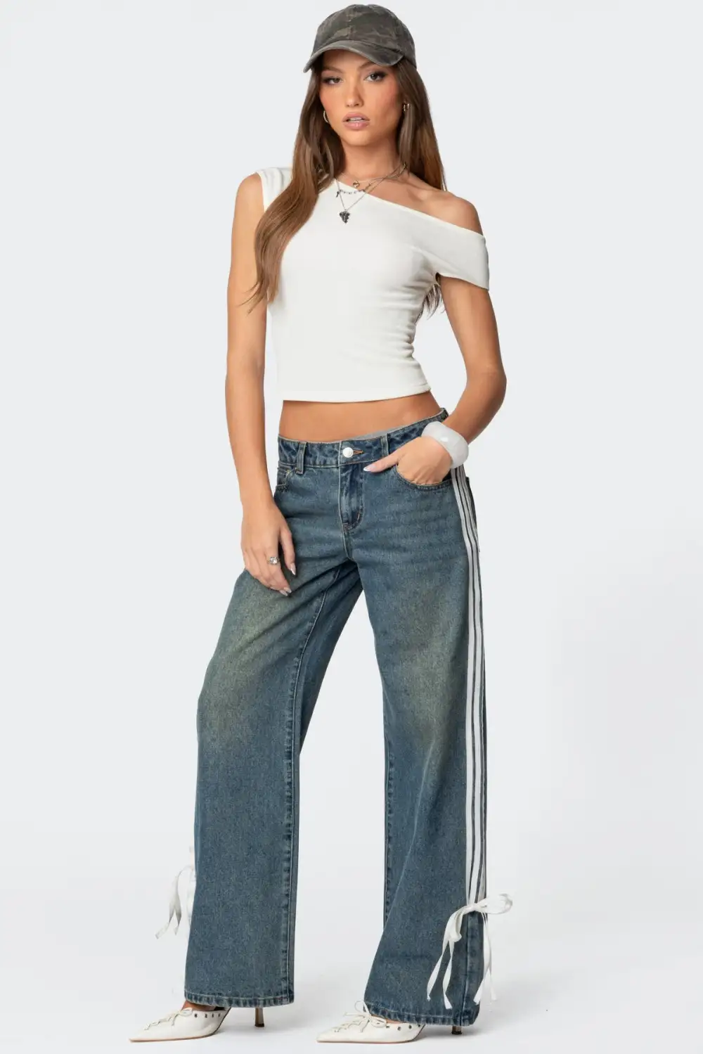 Washed Low Rise Ribbon Jeans