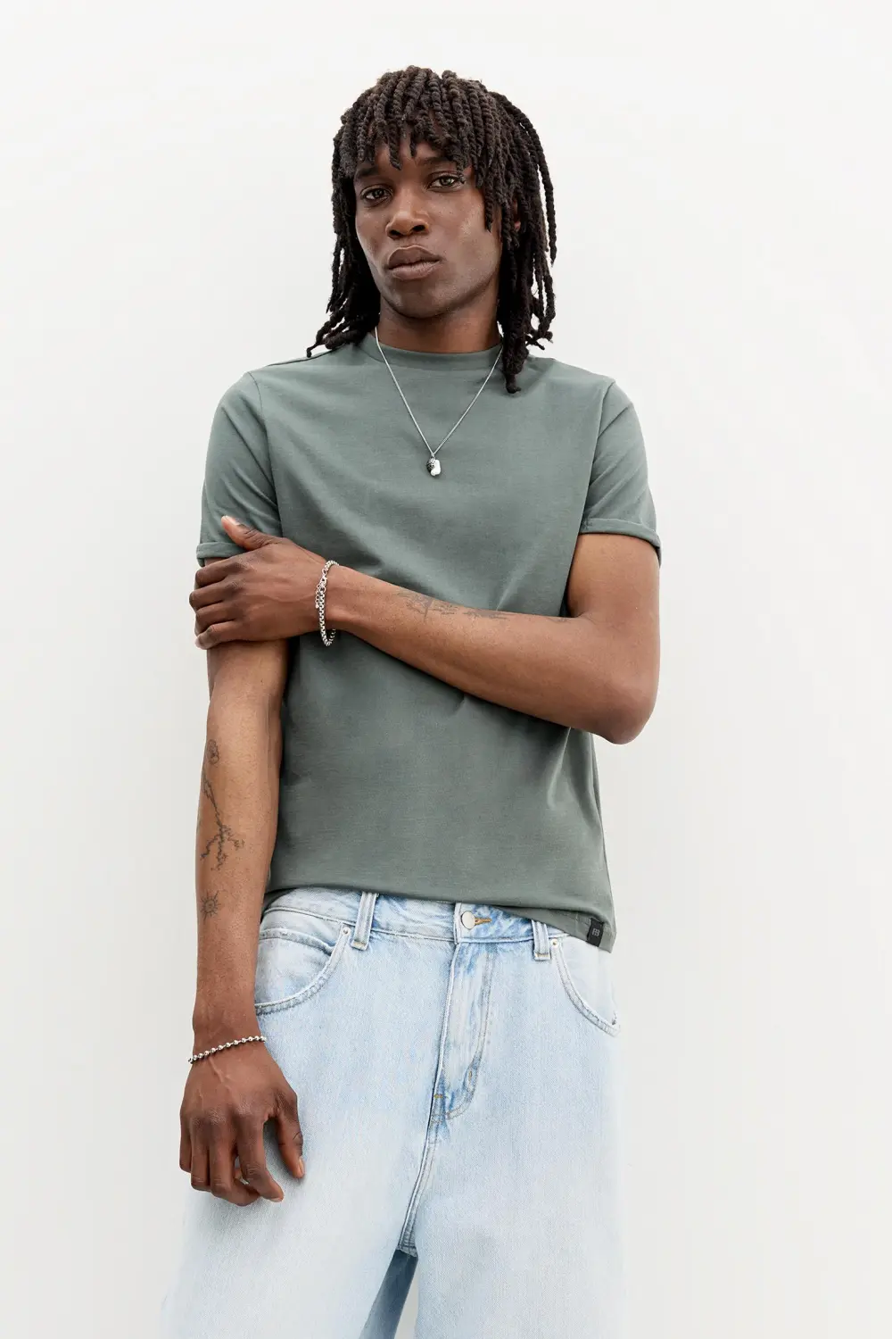Basic muscle fit T-shirt