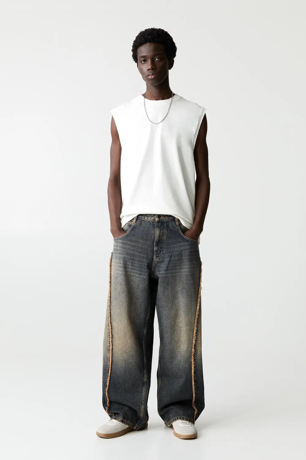 Baggy jeans with fringing