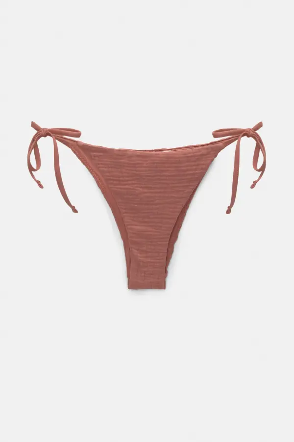 Textured bikini bottoms with bows