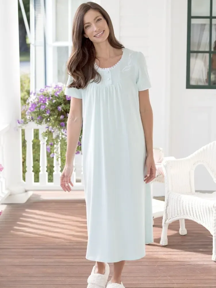 Sweet Dreams Short-Sleeve Cotton Nightgown