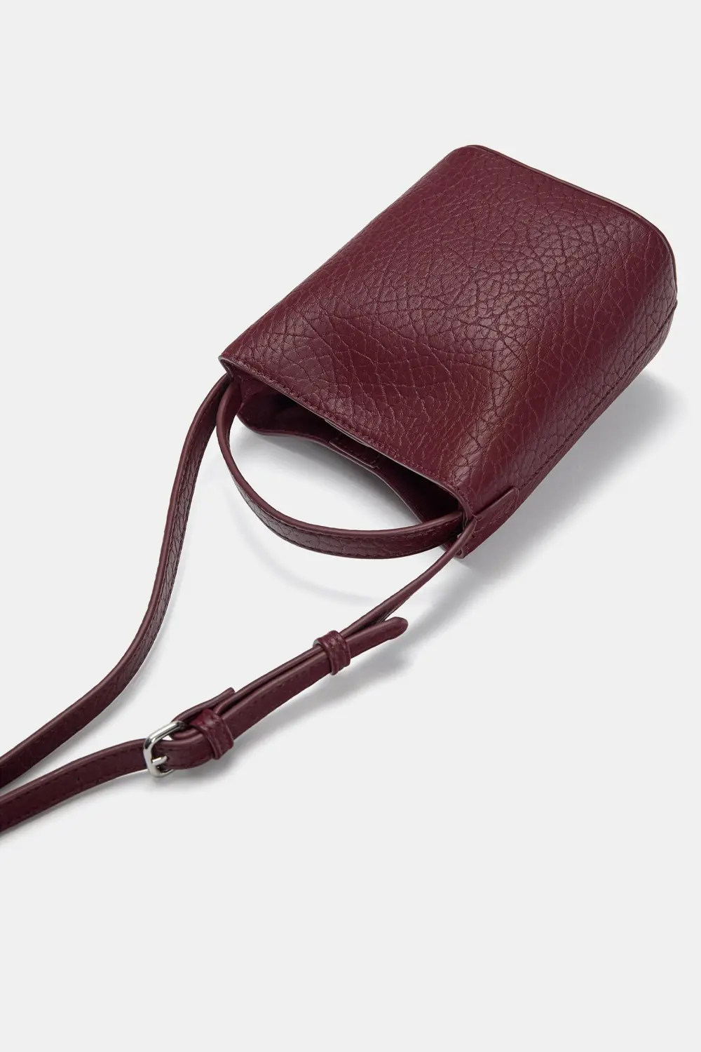 Bolso bandolera efecto piel