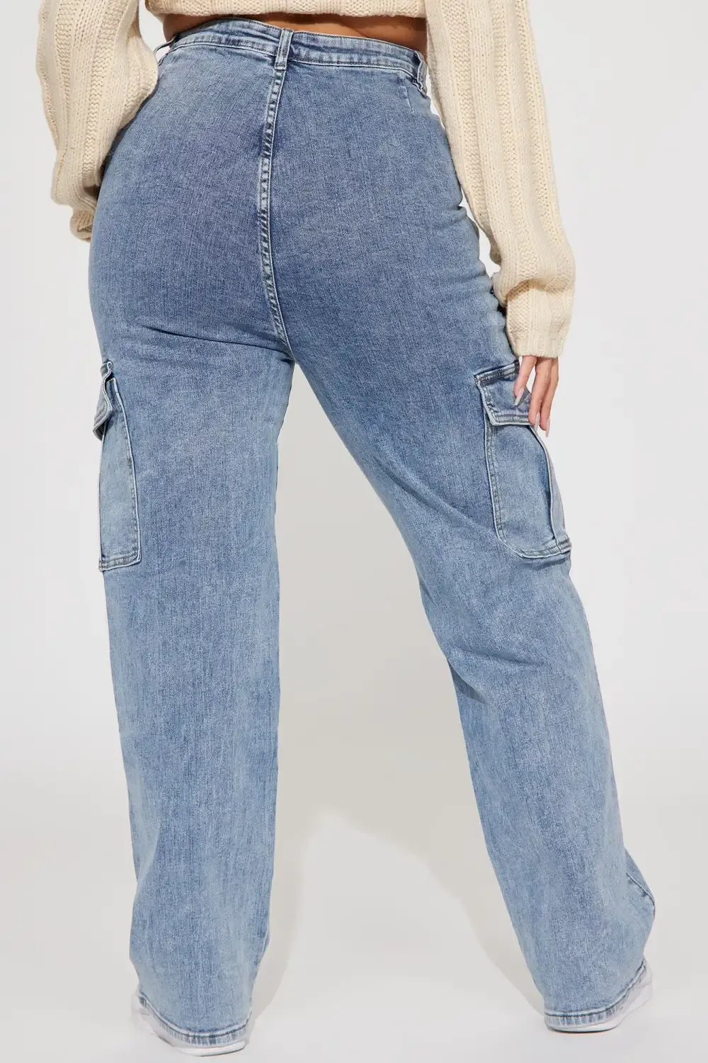 Crowd Pleaser Stretch Cargo Jeans - Medium Wash