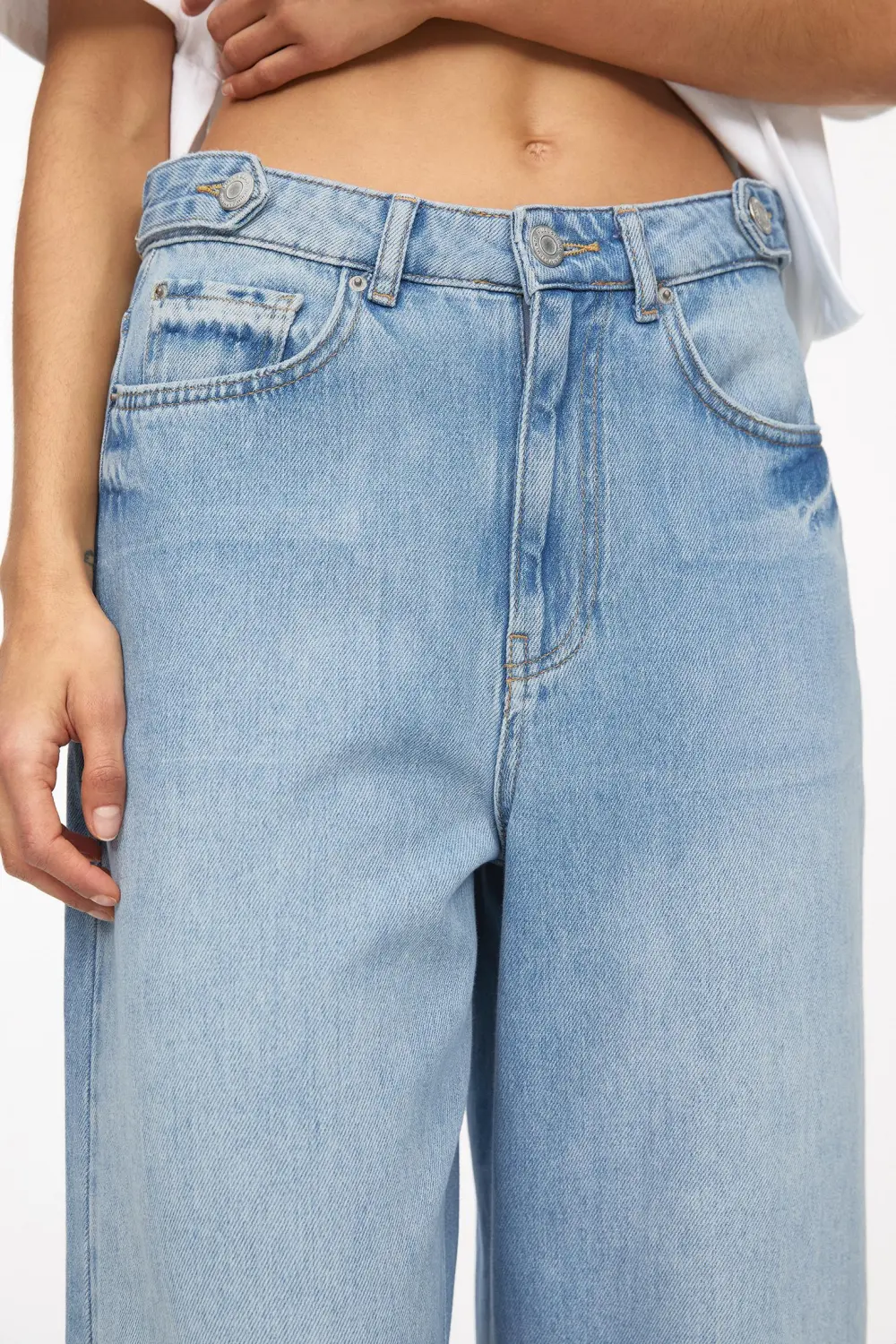 Jeans baggy wide leg detalle trabillas