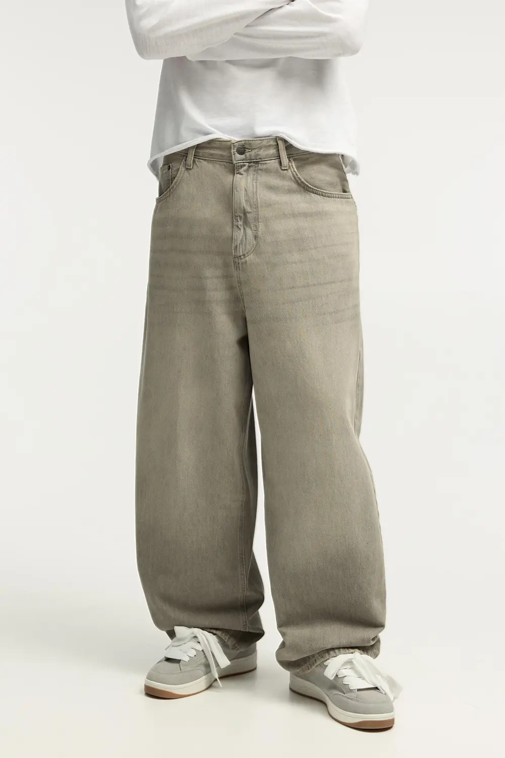 Super baggy washed finish jeans