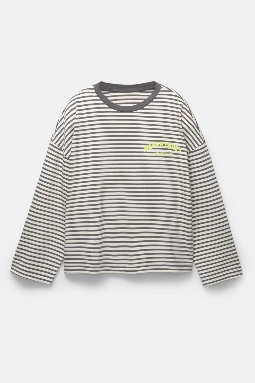 Camiseta rayas texto contraste