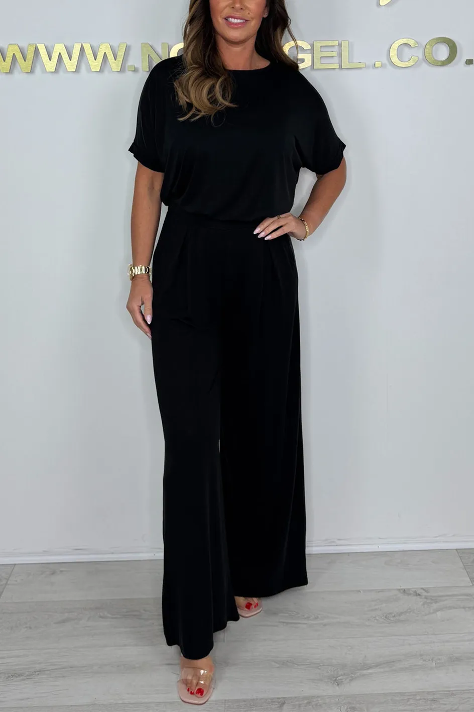 Women'S Solid Color Casual Short-Sleeved Top And Pants Two-Piece Set