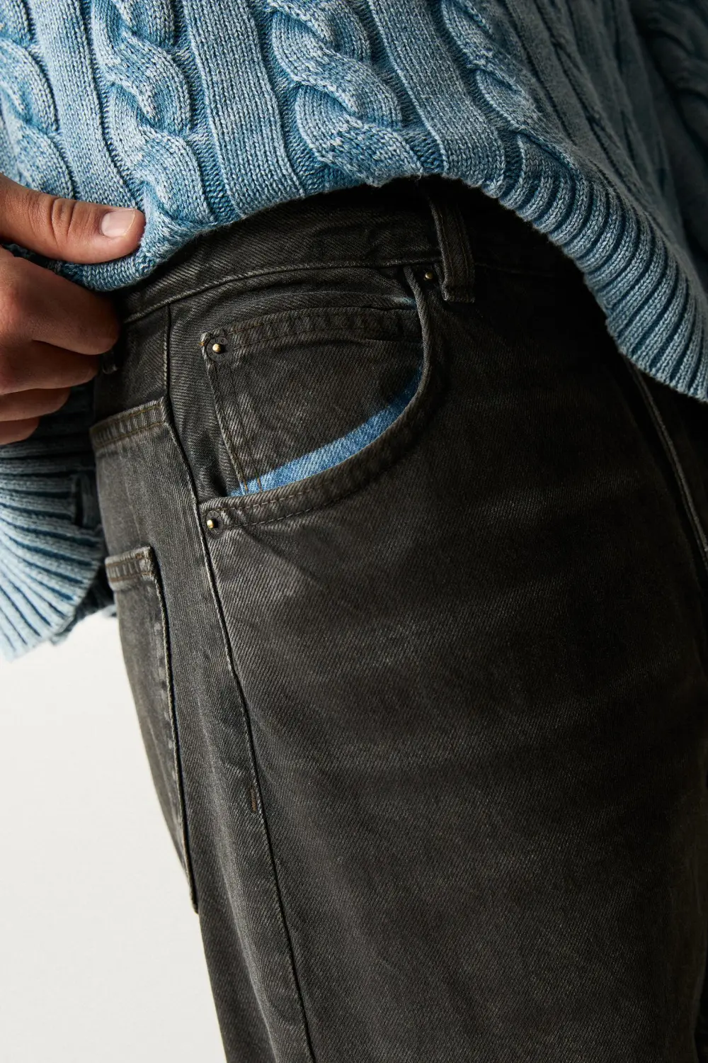 Baggy jeans with spray finish