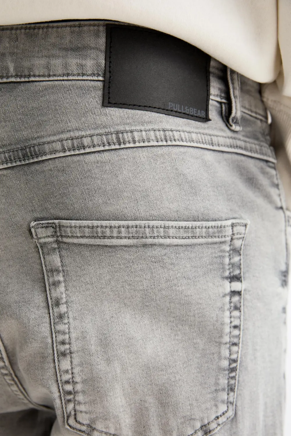 Washed carrot-fit jeans