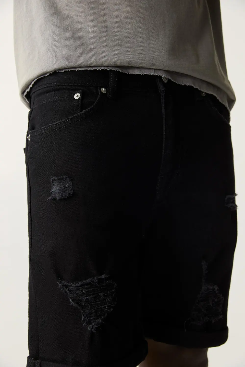 Ripped denim Bermuda shorts